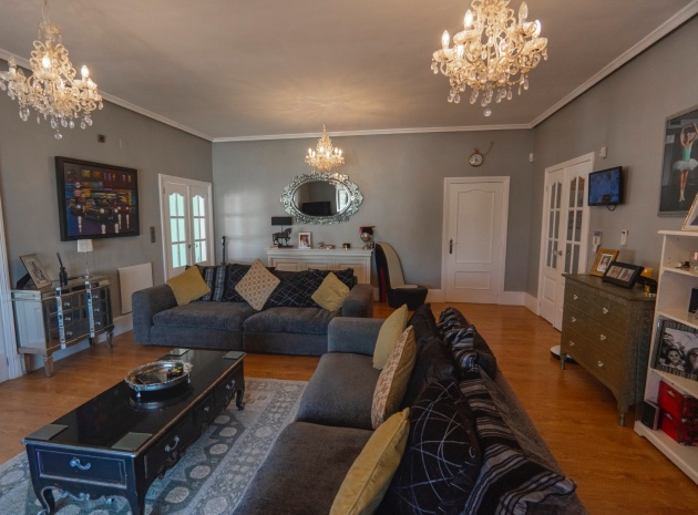 Återförsäljning - Villa - Heredades