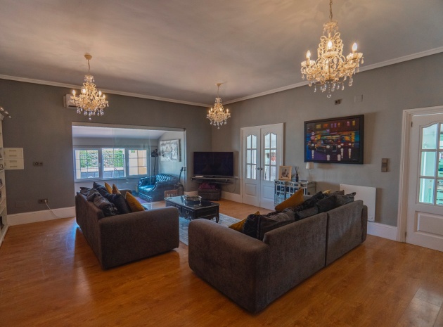 Återförsäljning - Villa - Heredades