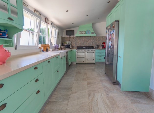 Återförsäljning - Villa - Heredades