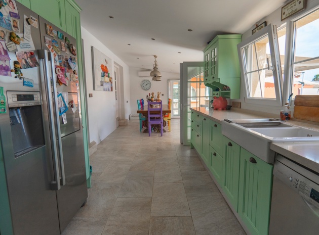 Återförsäljning - Villa - Heredades