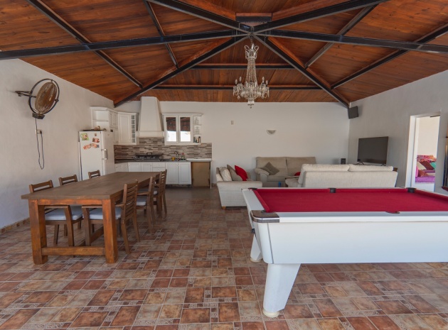 Återförsäljning - Villa - Heredades