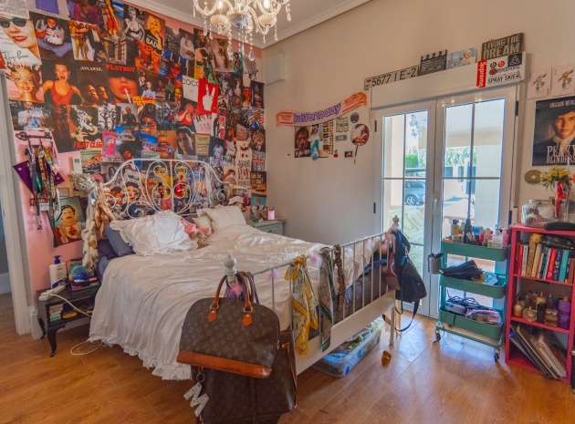 Återförsäljning - Villa - Heredades