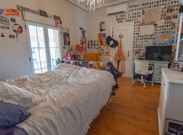 Återförsäljning - Villa - Heredades