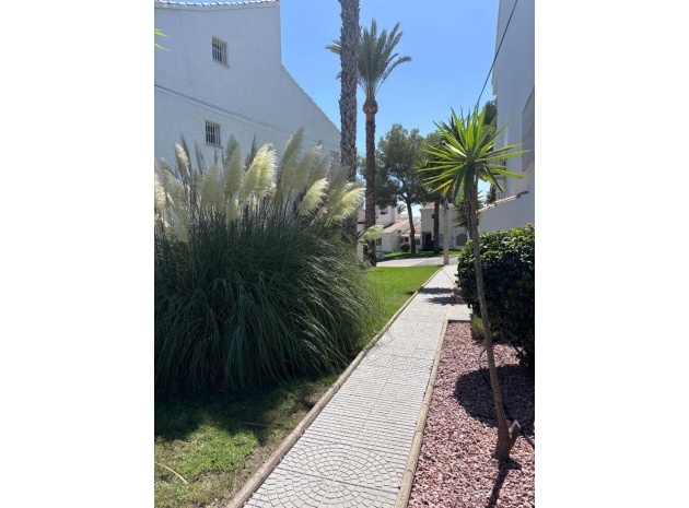 Återförsäljning - Lägenhet - Villamartin - rioja