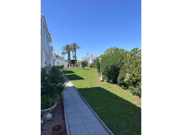 Återförsäljning - Lägenhet - Villamartin - rioja