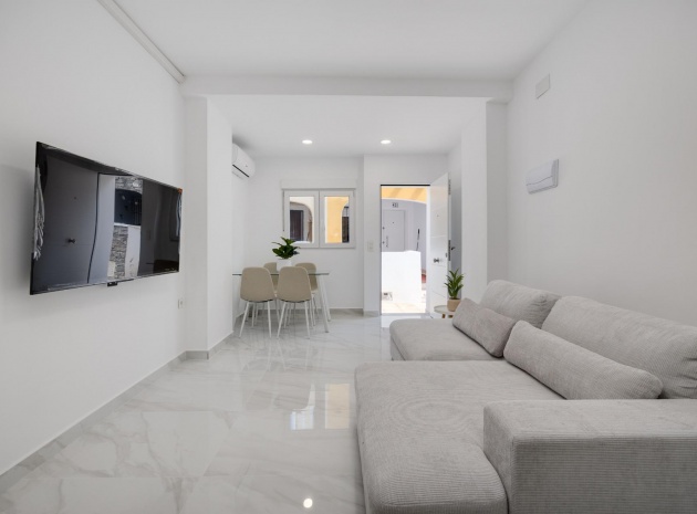 Resale - Bungalow - Playa Flamenca - las chismosas