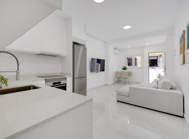 Resale - Bungalow - Playa Flamenca - las chismosas