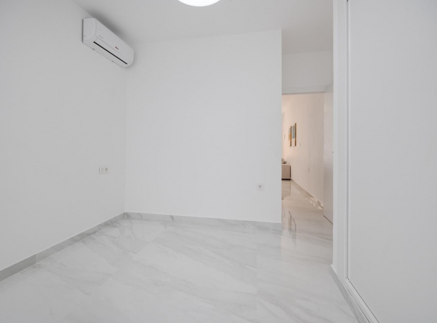 Resale - Bungalow - Playa Flamenca - las chismosas