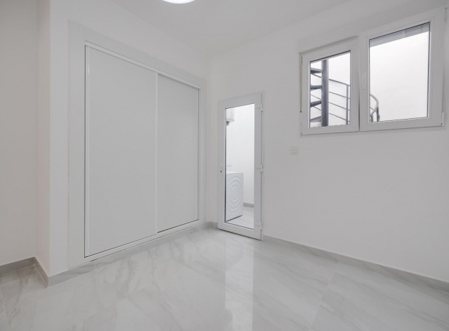 Resale - Bungalow - Playa Flamenca - las chismosas