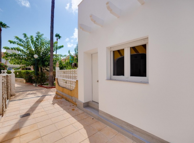 Resale - Bungalow - Playa Flamenca - las chismosas
