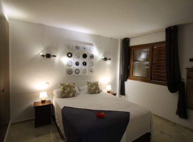 Resale - Apartment - Punta Prima - la entrada