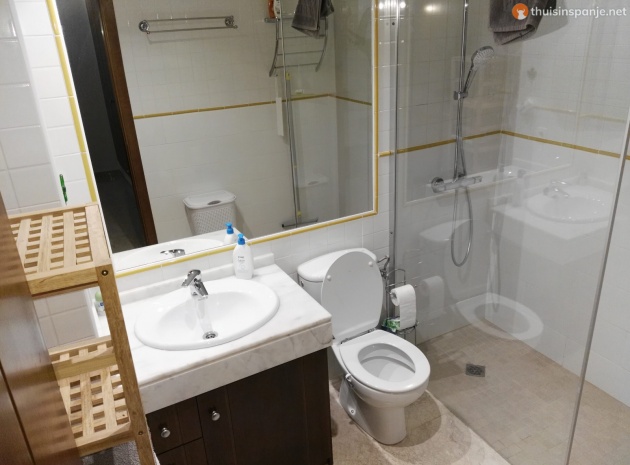 Resale - Apartment - Punta Prima - la entrada