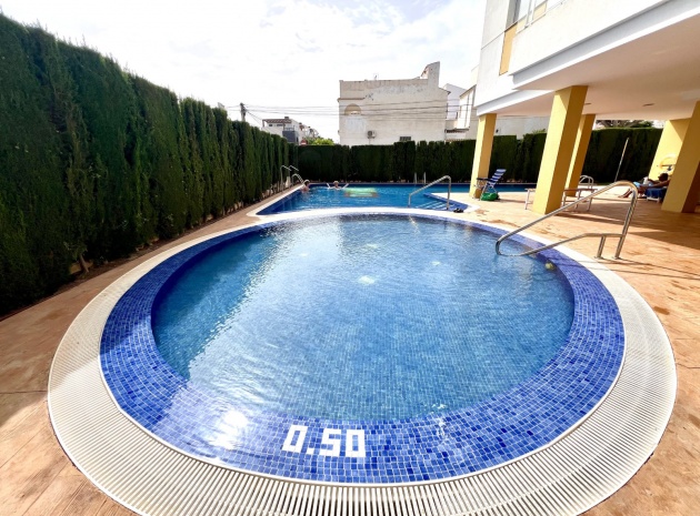 Resale - Apartment - Villamartin - La Fuente