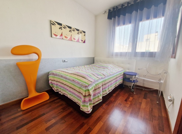 Wiederverkauf - Stadthaus - Guardamar del Segura