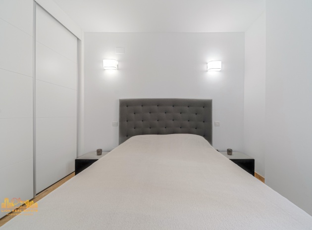 Återförsäljning - Lägenhet - Punta Prima - La Recoleta