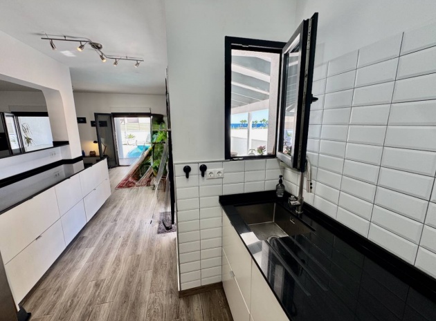 Resale - Villa - Punta Prima