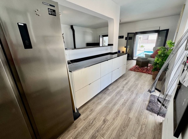 Resale - Villa - Punta Prima