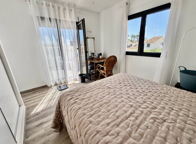 Resale - Villa - Punta Prima