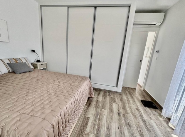 Resale - Villa - Punta Prima