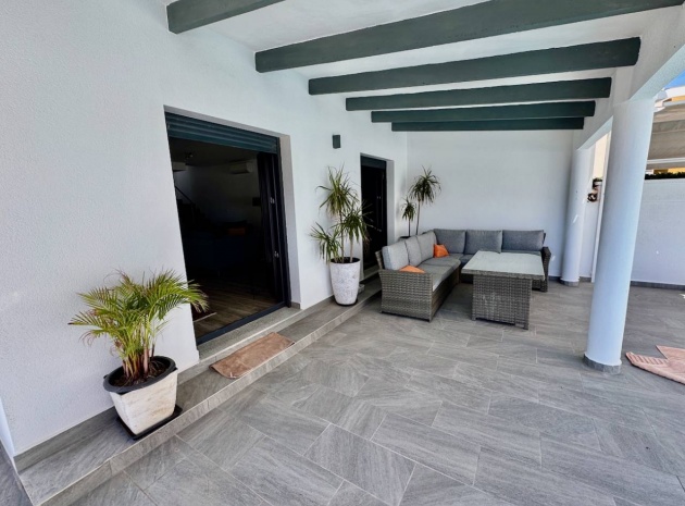 Resale - Villa - Punta Prima