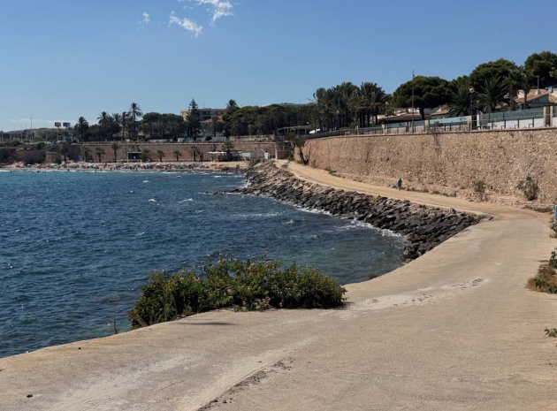 Resale - Villa - Punta Prima