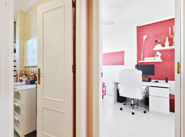 Resale - Apartment - Playa Flamenca - la concha