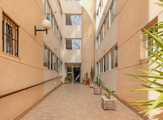 Återförsäljning - Lägenhet - Torrevieja - san luis