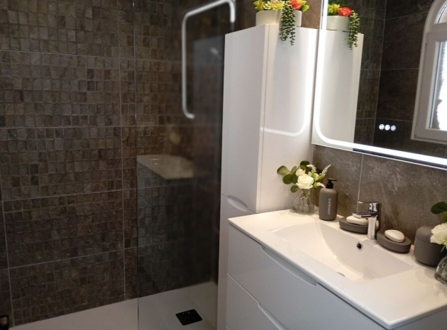 Wederverkoop - Villa - Villamartin - El Galan