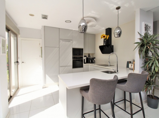 Återförsäljning - Villa - Pau 26 - Villamartin