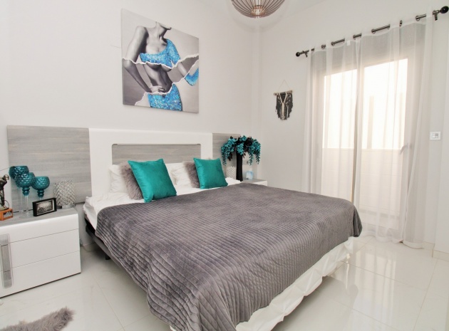 Återförsäljning - Villa - Pau 26 - Villamartin