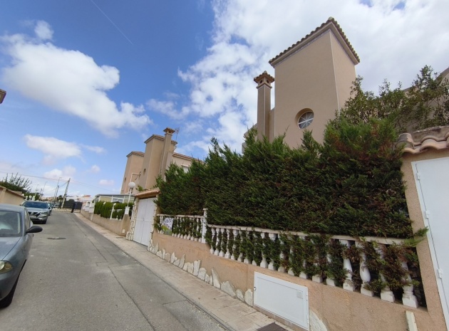 Resale - Villa - Playa Flamenca - zodiaco