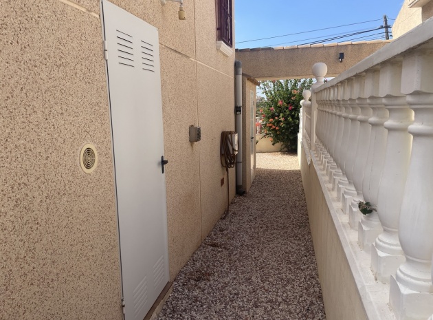 Resale - Villa - Algorfa