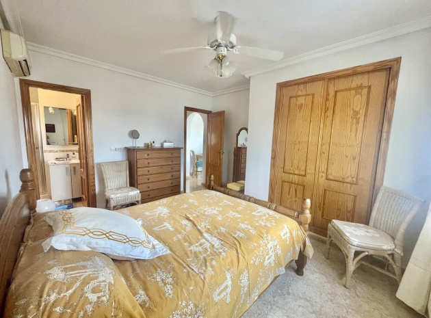 Resale - Villa - Algorfa