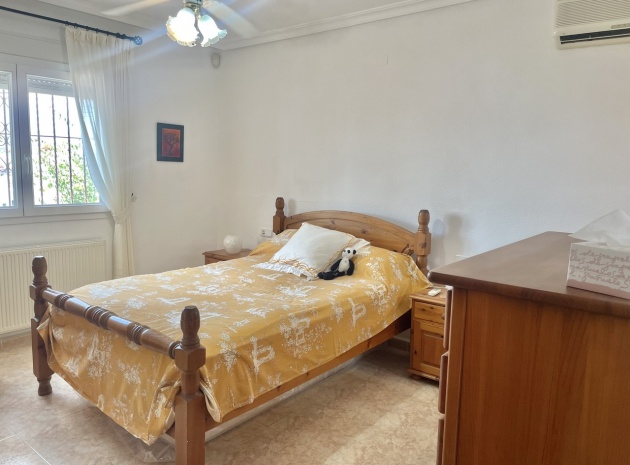 Resale - Villa - Algorfa