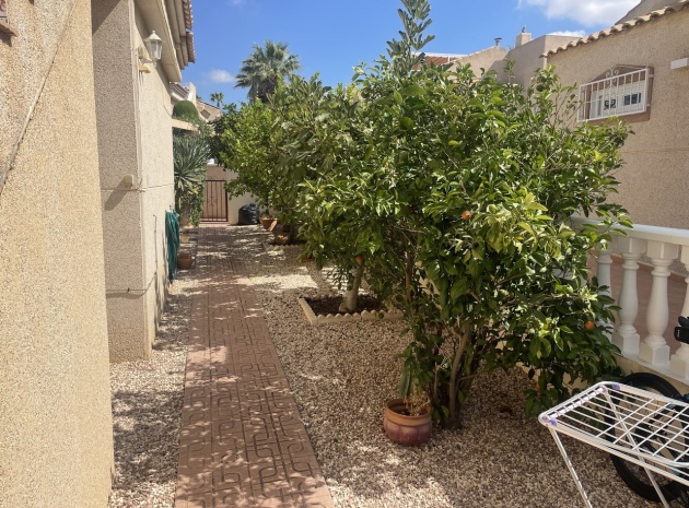 Resale - Villa - Algorfa