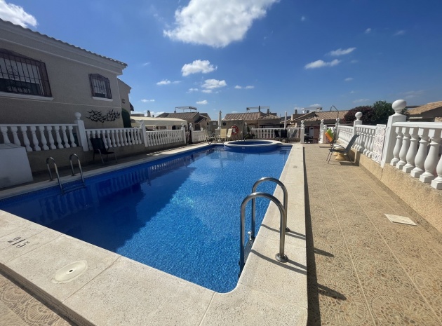 Resale - Villa - Algorfa