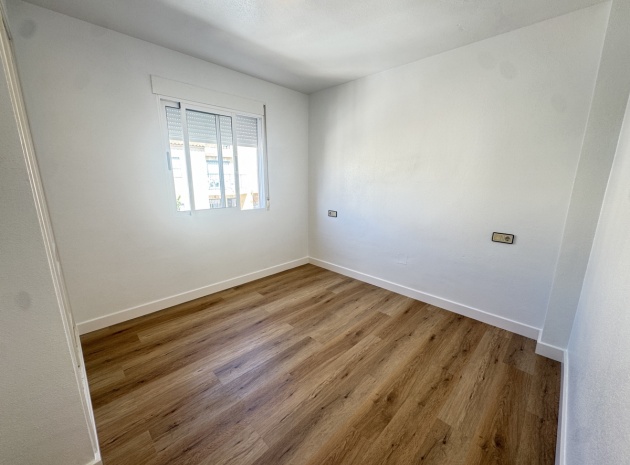 Resale - Apartment - Torrevieja - la siesta