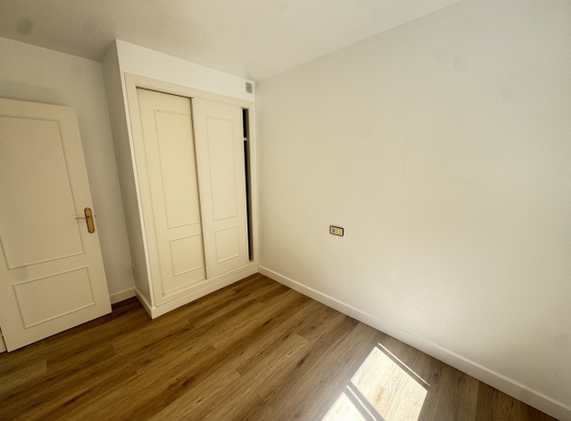 Resale - Apartment - Torrevieja - la siesta