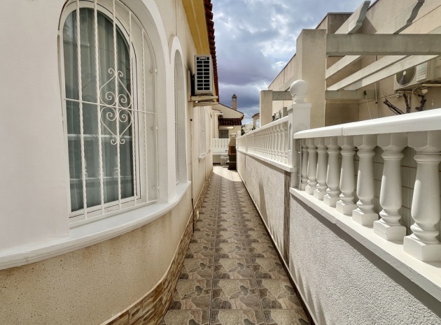 Resale - Villa - Algorfa