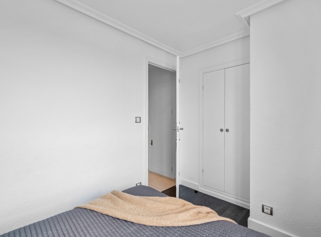 Resale - Apartment - Punta Prima