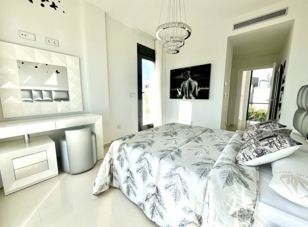 Wiederverkauf - Villa - San Miguel de Salinas - Res. Bellavista