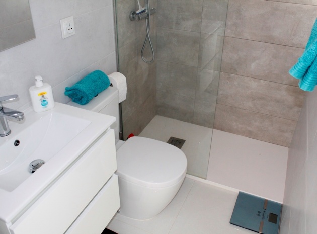 Wiederverkauf - Villa - San Miguel de Salinas - Res. Bellavista