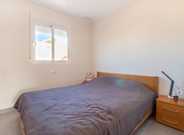 Resale - Apartment - Punta Prima - vista azul