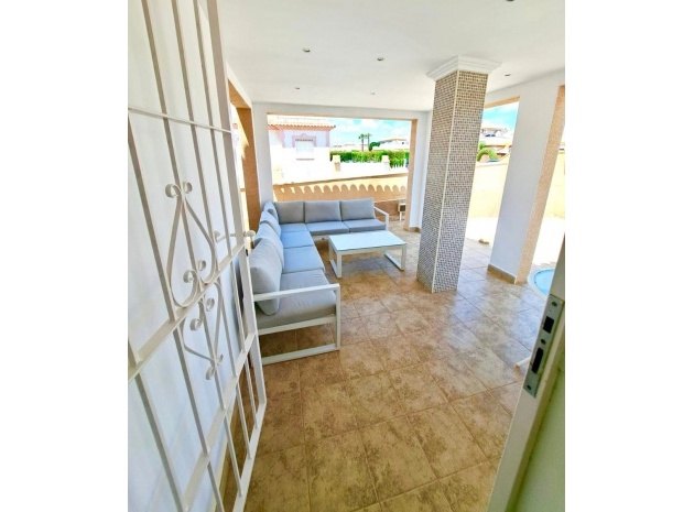 Resale - Villa - Playa Flamenca - La Pinada
