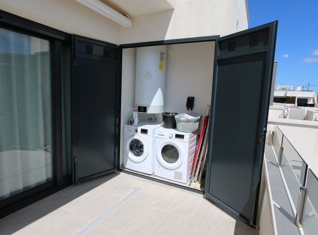 Resale - Apartment - Los Altos - Res. El Amanecer