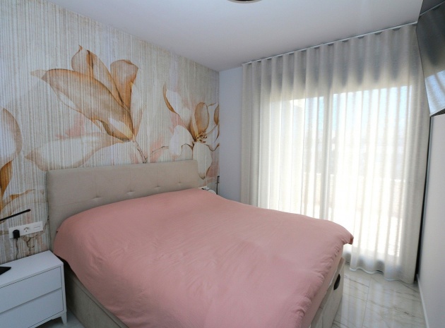 Resale - Apartment - Los Altos - Res. El Amanecer