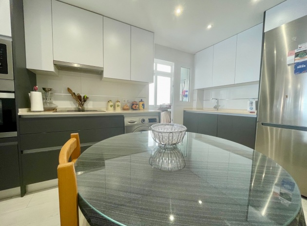 Wederverkoop - Appartement - Torrevieja - 1st line to the sea