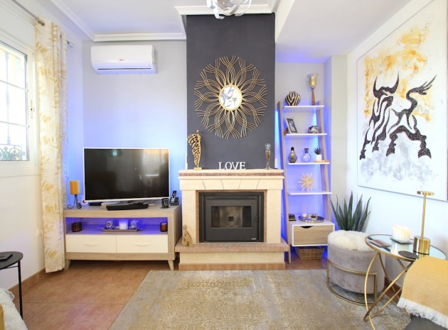 Resale - Villa - Guardamar del Segura - Guardamar - El Raso