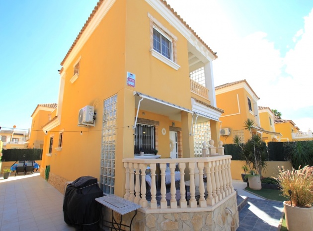 Resale - Villa - Guardamar del Segura - Guardamar - El Raso