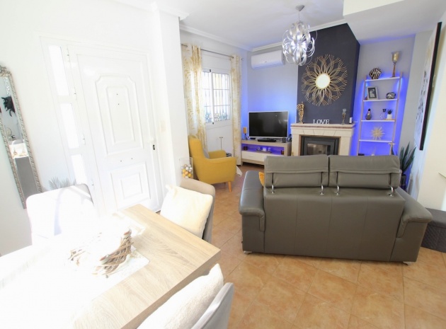 Resale - Villa - Guardamar del Segura - Guardamar - El Raso